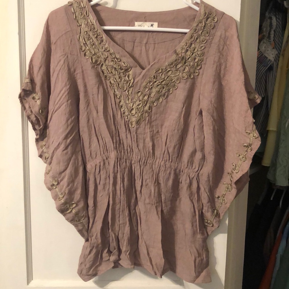 Beige top like new